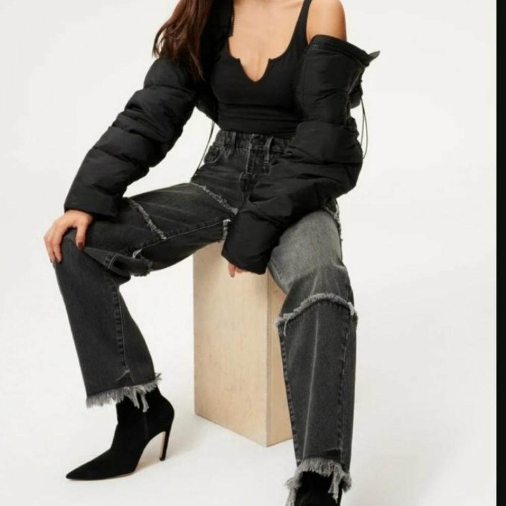 Good American 90s Seamed Fray Hem Straight Jeans